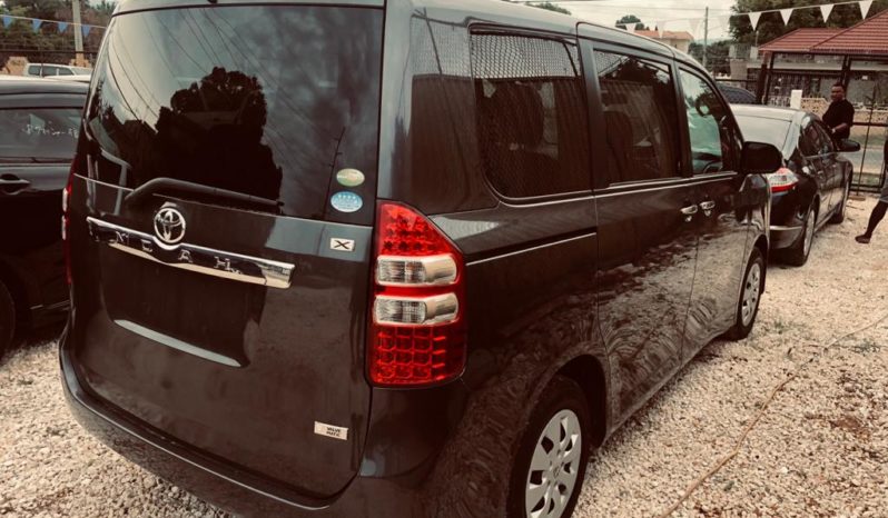 Toyota Noah 2012 full